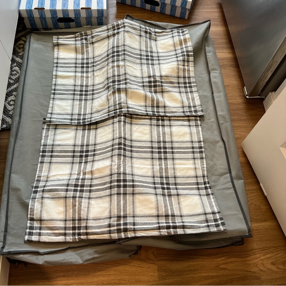 UGG matching pillowcases, off white and brown checkered, standard size